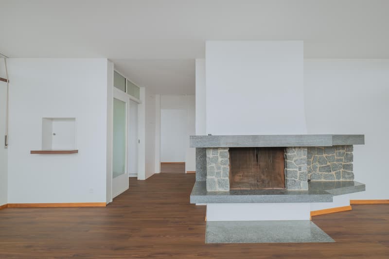 Grosszügige 5.5-Zimmer-Attika-Wohnung im Herzen von Kloten (3)