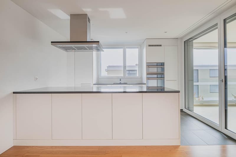 Schöne und helle 4.5 Zimmerwohnung in Kloten zu vermieten (4)