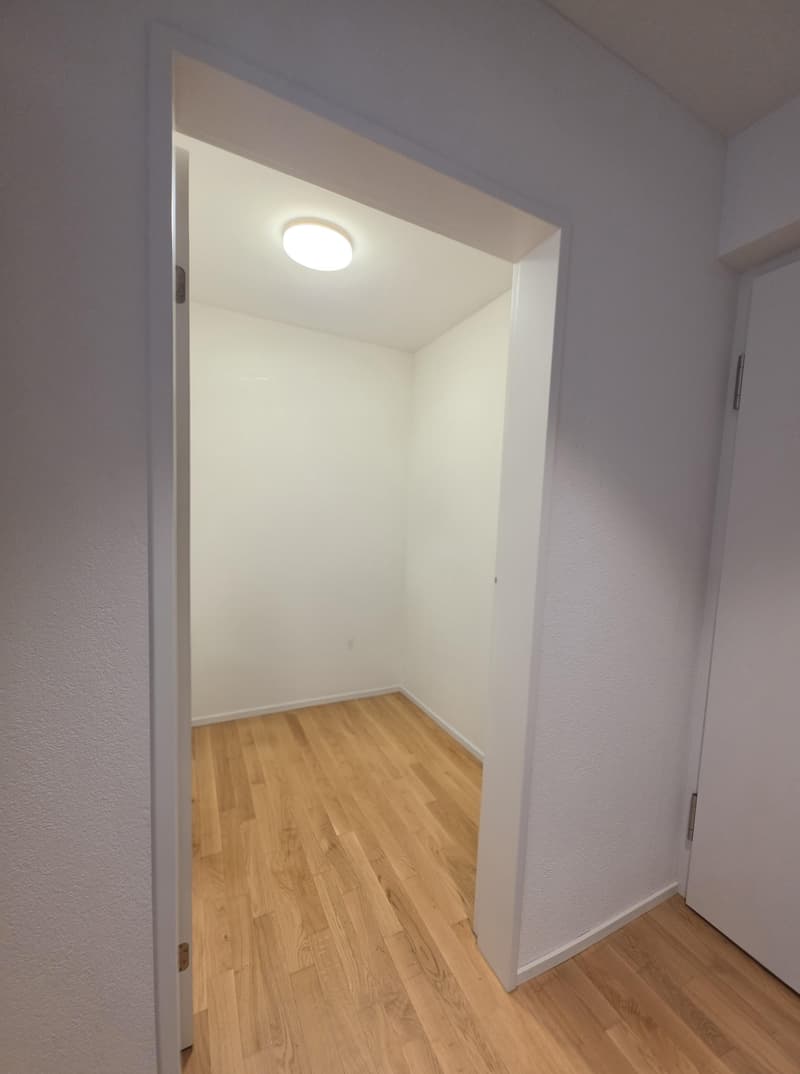 Appartamento moderno 2.5 locali con ampio balcone a Thayngen! (5)