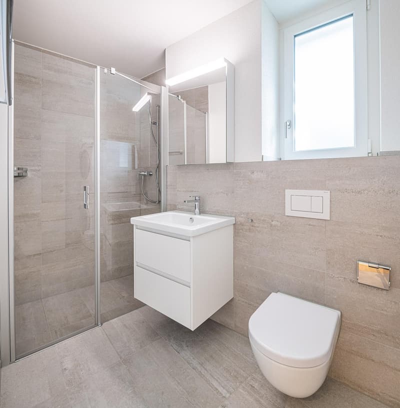 Appartamento 2.5 locali moderno nel cuore di Neuhausen! (8)