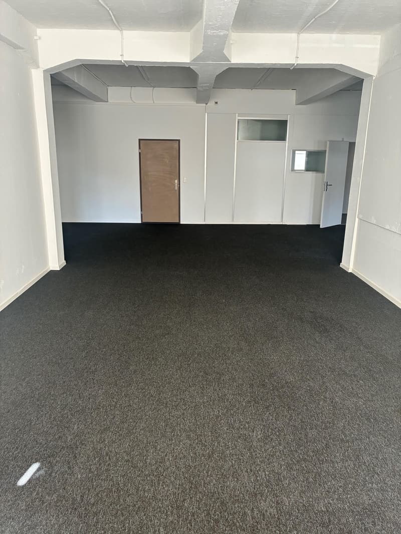 Commercial space in Weisslingen (2)