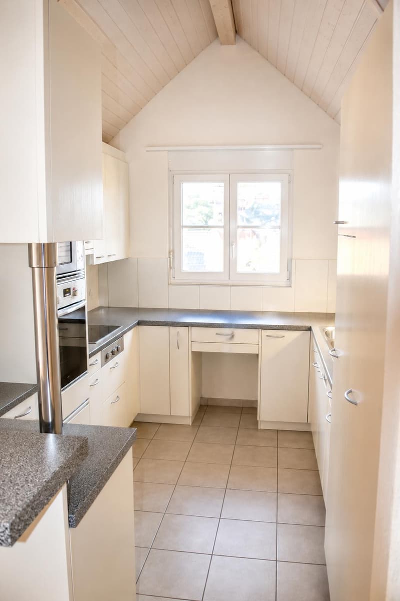 Family-friendly 3.5-room attic apartment in Pfungen! (2)