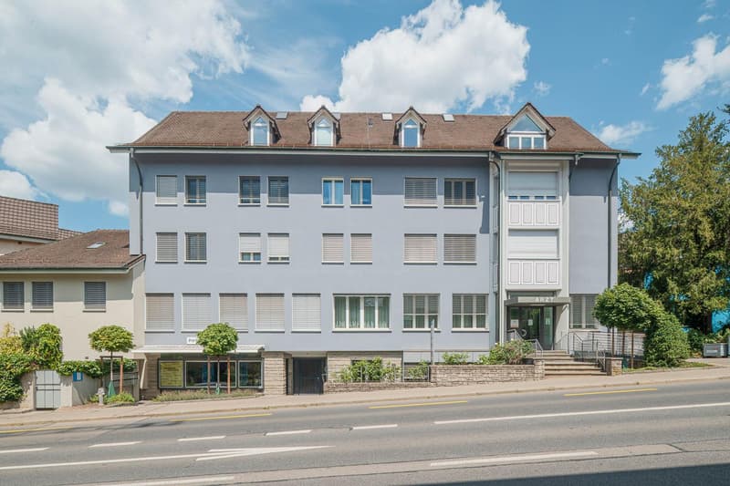 Versatile commercial / practice / office space (80 m²) in a central location in Feuerthalen (9)