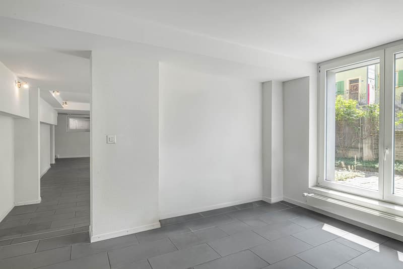 Versatile commercial / practice / office space (80 m²) in a central location in Feuerthalen (7)