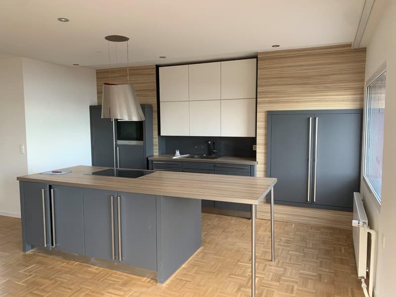 Geräumige 4.5 Zimmer Wohnung mit Blick auf den See (7)