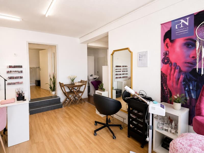 Vielseitige Laden- und Gewerbefläche mit attraktiver Schaufensterfront (4)