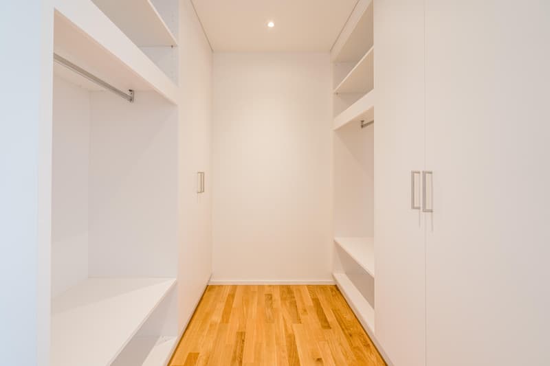Stilvolle und hochwertig ausgebaute Wohnung (11)