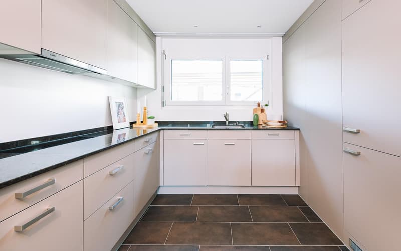 Moderne 2.5-Zimmer-Wohnung in Neuhausen am Rheinfall (2)