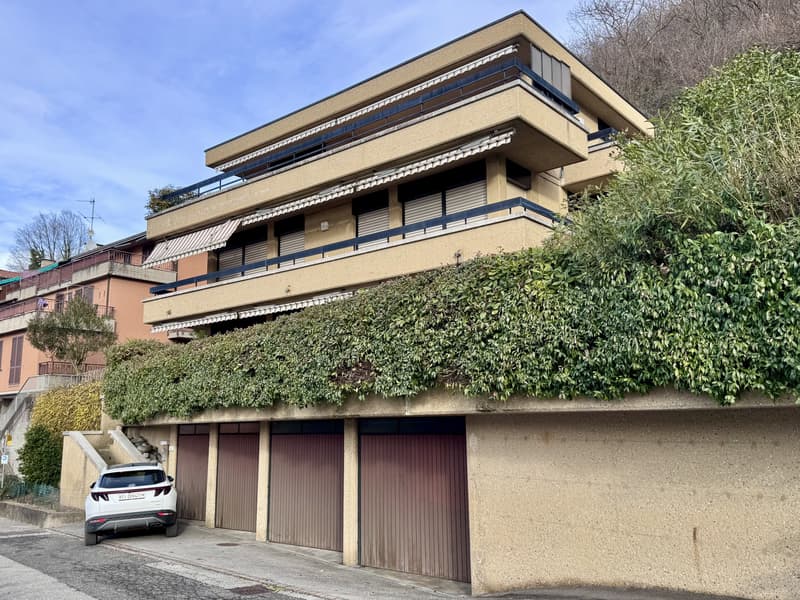 Große Villa mit 9 Zimmern und atemberaubendem Seeblick in Campione (8)
