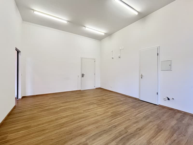 Bureau de 65 m² avec grandes fenêtres à Lugano Loreto à louer (7)