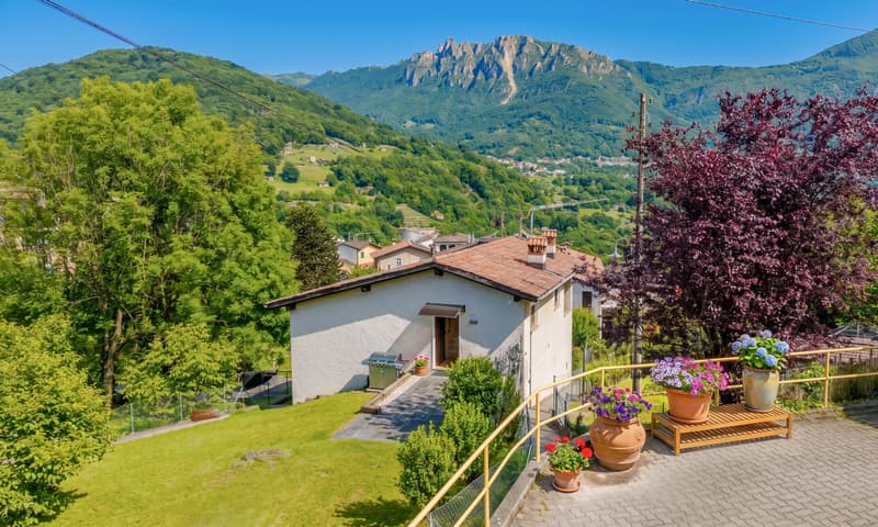 Beautiful Ticinese House 3.5 with Building Plot in Lugaggia (11)