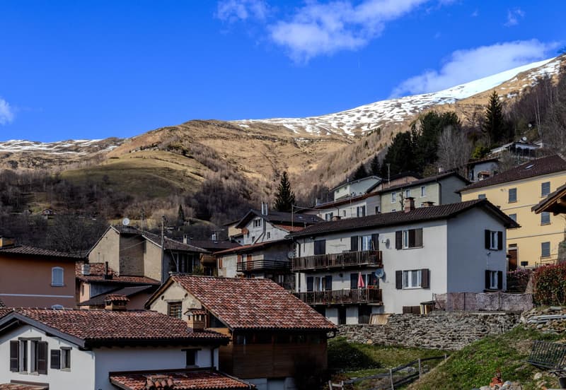 OCCASIONE - IMMOBILE DI TRE UNITÃ A REDDITO A LUGANO BOGNO (9)