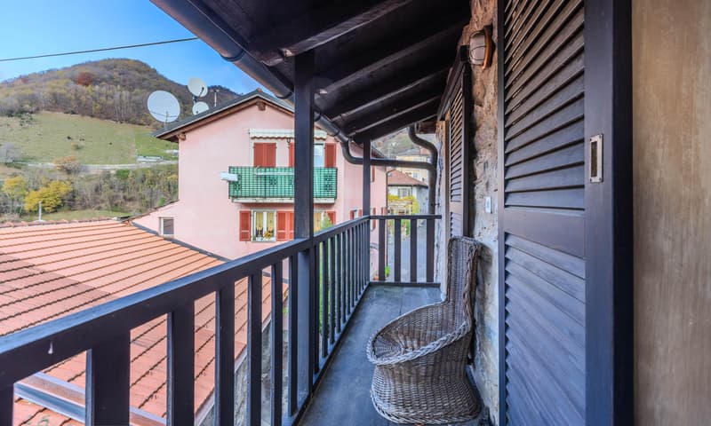GRANDE MAISON RUSTIQUE DE CHARME DE 4.5 PIÈCES À CABBIO (8)
