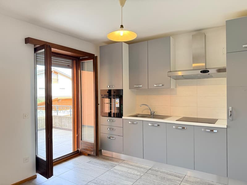 Spacious and beautiful 6-room house with grotto in Genestrerio (5)