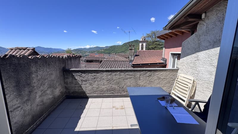 Maison spacieuse et caractéristique de 6,5 pièces à Cadro (2)