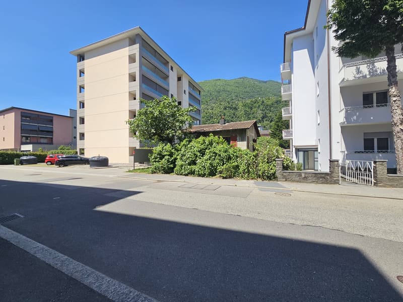 Beautiful plot with approved license in Locarno (1)