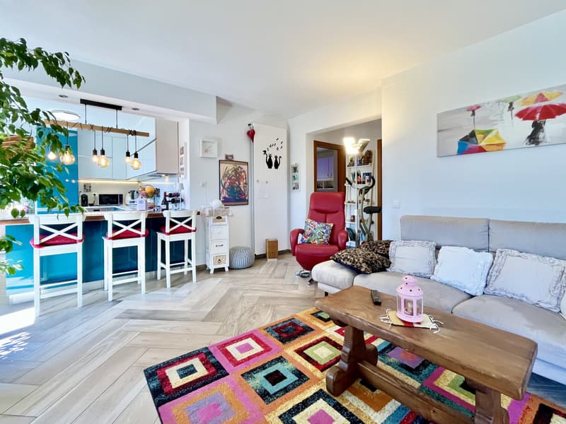 Schönes Zweifamilienhaus 6.5 Zimmer mit Seeblick in Maroggia (4)