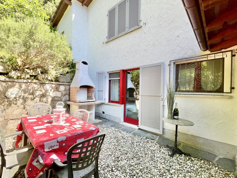 Schönes Zweifamilienhaus 6.5 Zimmer mit Seeblick in Maroggia (9)