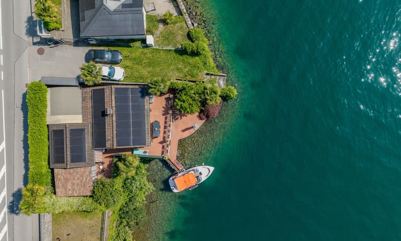 EXKLUSIV - JUWEL Pieds dans l’eau mit Darsena in Bissone (12)