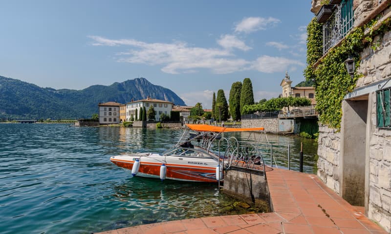 EXKLUSIV - JUWEL Pieds dans l’eau mit Darsena in Bissone (13)