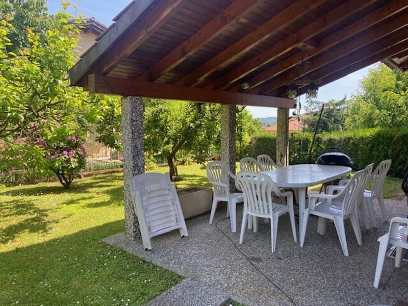 Großes Doppelhaus mit 7 Zimmern und Garten in Ligornetto (3)
