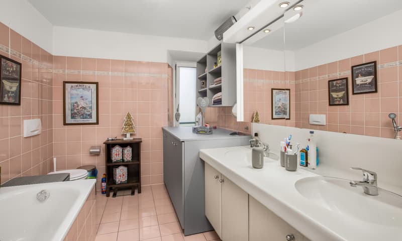 Maison charmante de 7 pièces avec terrasse à Curio (13)