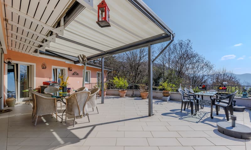 Superbe villa avec piscine et unité indépendante à Curio (4)