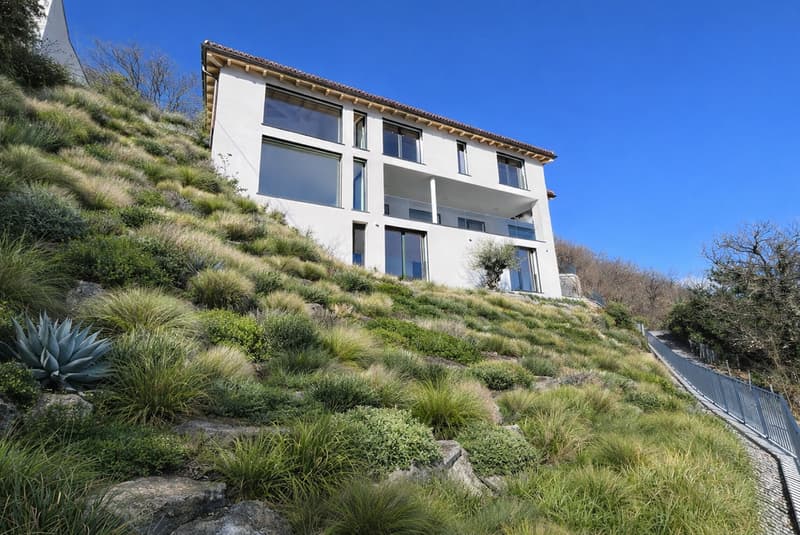 SPLENDIDE VILLA 7,5 PIÈCES AVEC VUE RÊVÉE SUR LE LAC À VICO MORCOTE (9)