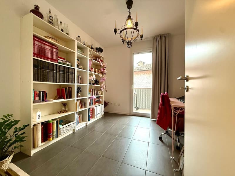Appartement spacieux et confortable de 3,5 pièces avec deux balcons à Chiasso (8)