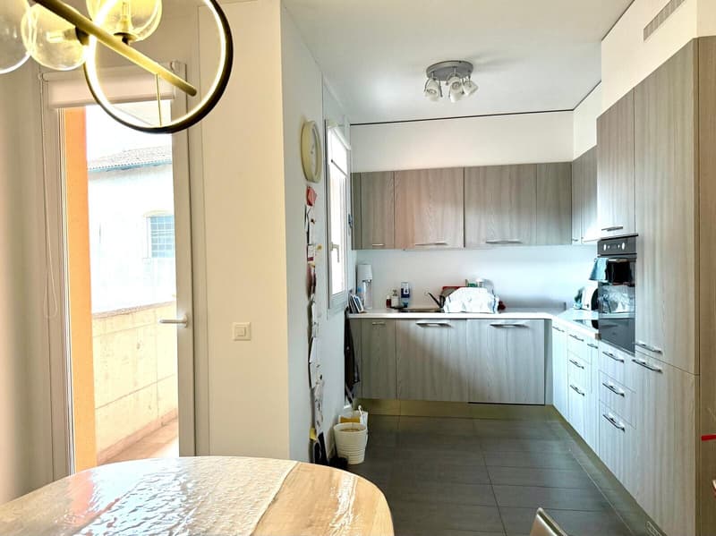 Appartement spacieux et confortable de 3,5 pièces avec deux balcons à Chiasso (4)