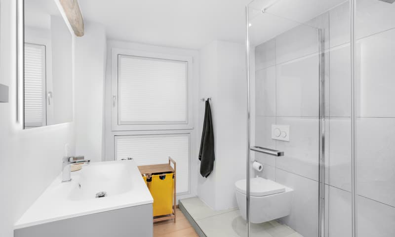 MAISON CARACTÉRISTIQUE ET MODERNE COMME NEUVE À COLLINA D'ORO (6)