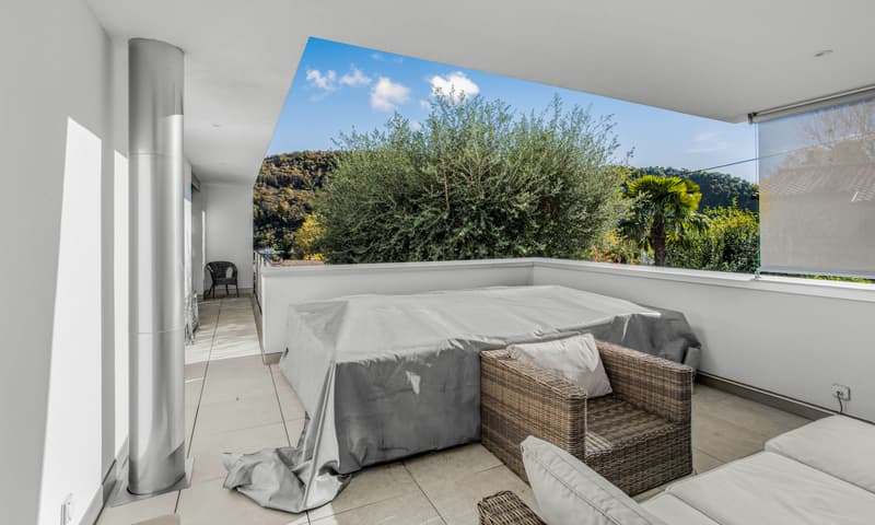 Villa élégante et moderne de haut standing, 6,5 pièces, à Torricella (9)