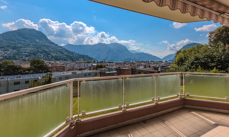 APPARTEMENT 4.5 PIÈCES SPACIEUX AVEC VUE SUR LE LAC ET TERRASSE DANS LE CENTRE DE LUGANO (2)