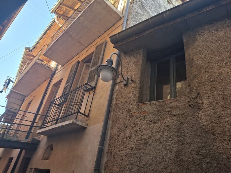 DEAL - Rustic Houses to Renovate in Ponte Tresa (5)