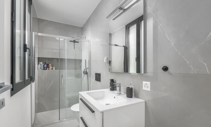 Modern Single-Family House 5.5 with Open View in Osogna (5)