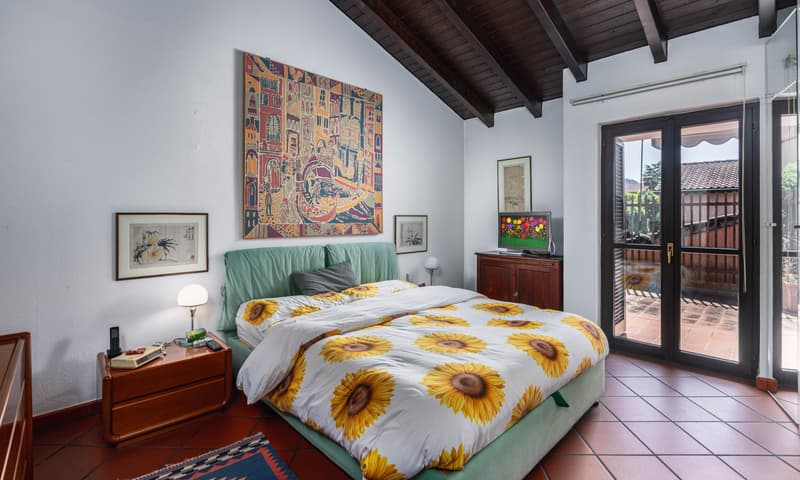 Spacious and Exclusive 6.5-Room Villa with Pool in Comano (7)