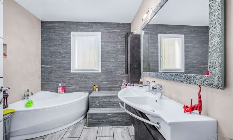STUNNING 6.5-ROOM VILLA WITH PANORAMIC VIEW IN BELLINZONA (9)