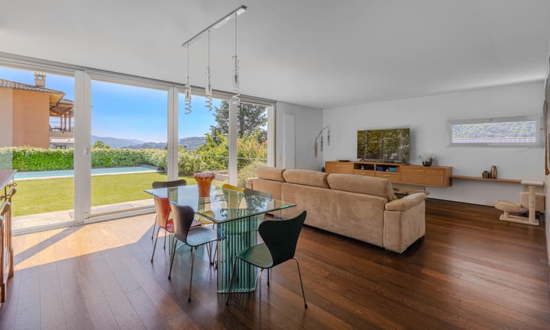 Exclusive and Modern 6.5-Room Villa with Pool in Cadro (3)