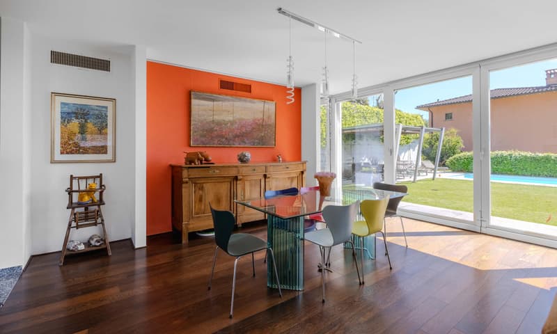 Exclusive and Modern 6.5-Room Villa with Pool in Cadro (2)
