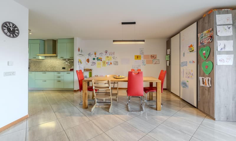GELEGENHEIT - 5.5-ZIMMER-ATTTICO MIT TERRASSE IN CADENAZZO ZU VERMIETEN (3)