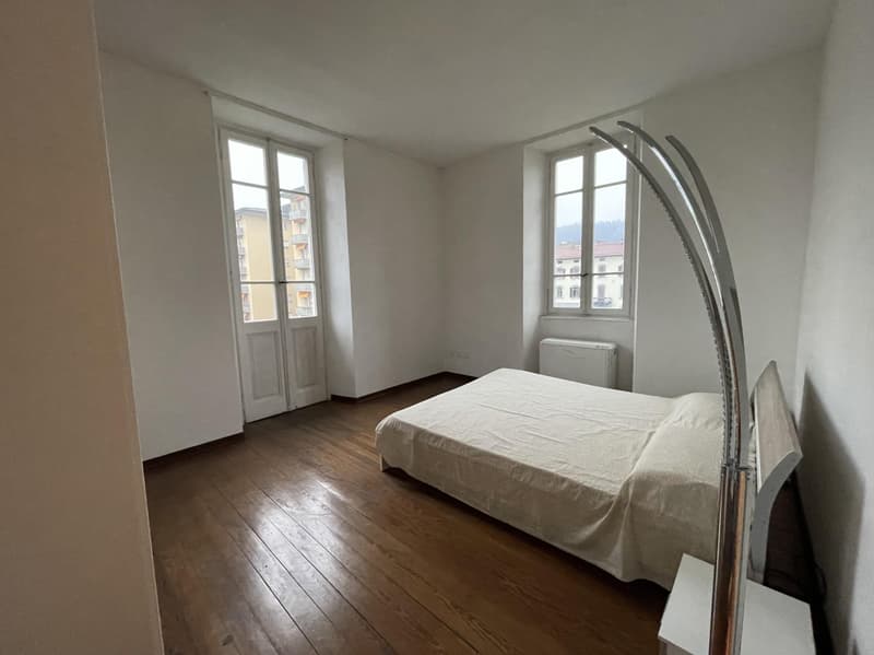 3,5 pièces rénovés dans une maison d'époque avec mansarde à Chiasso (3)