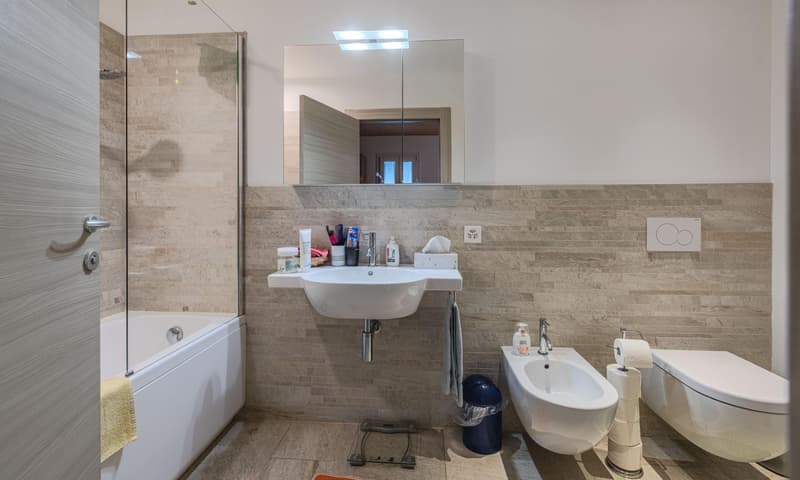 GRANDE IMMEUBLE DE 12 LOGEMENTS À LIGORNETTO (7)