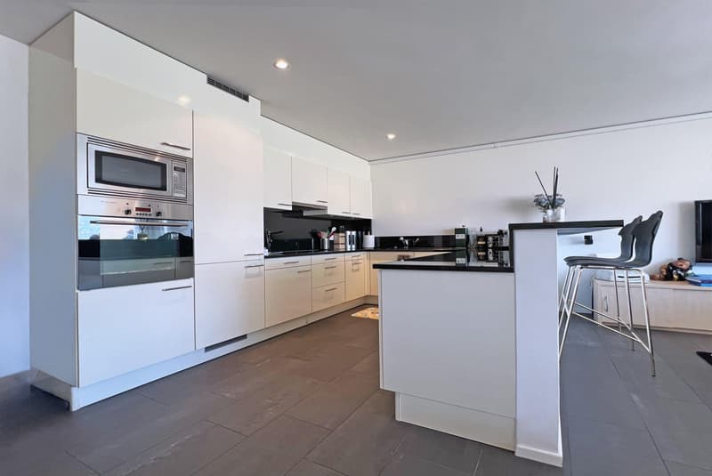 Appartement moderne et spacieux de 3,5 pièces avec terrasse dans le verdoyant Cadro (7)