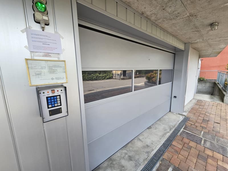 4 places de parking confortables dans un garage mécanisé à Melide (2)