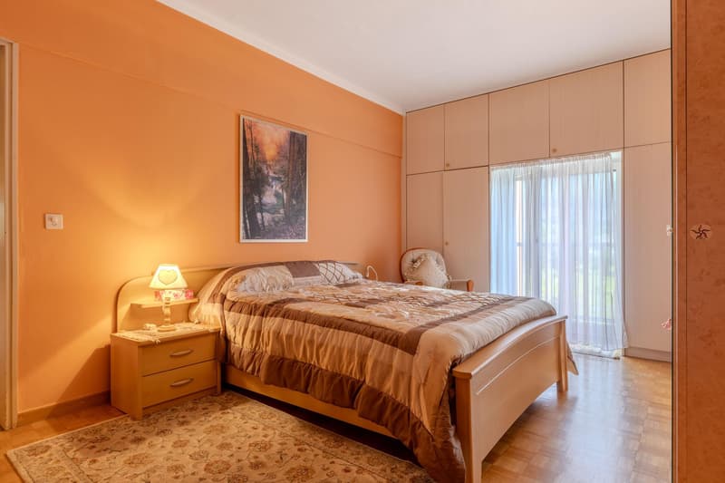 VILLA 6,5 LOCALE MIT PRIVATSPHAERE UND GROSSEM GARTEN IN COLDRERIO (6)