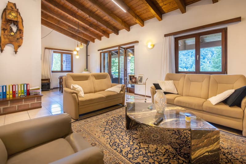 GRANDE VILLA 7,5 PIÈCES DANS UN QUARTIER RÉSERVÉ ET VERDoyANT DE TRESA (6)
