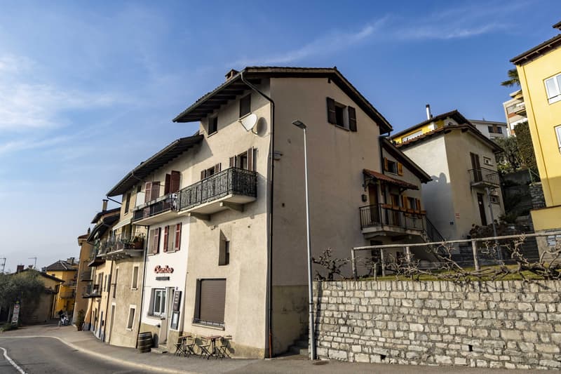 PRIX EXCEPTIONNEL - 3.5 DUPLEX AVEC VUE SUR LE LAC À RUVIGLIANA (8)