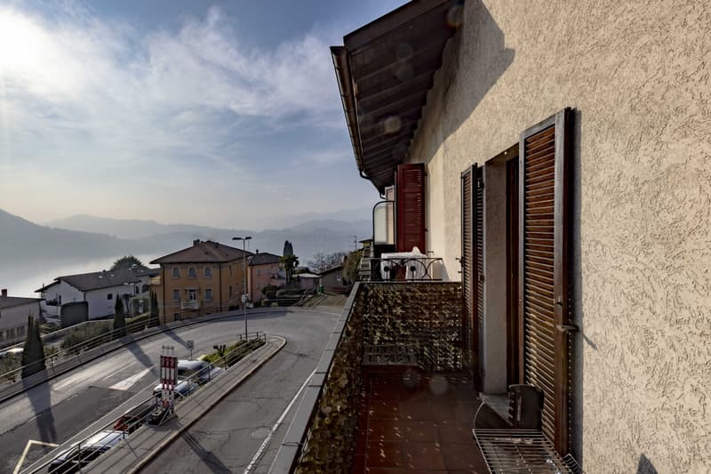 PRIX EXCEPTIONNEL - 3.5 DUPLEX AVEC VUE SUR LE LAC À RUVIGLIANA (3)