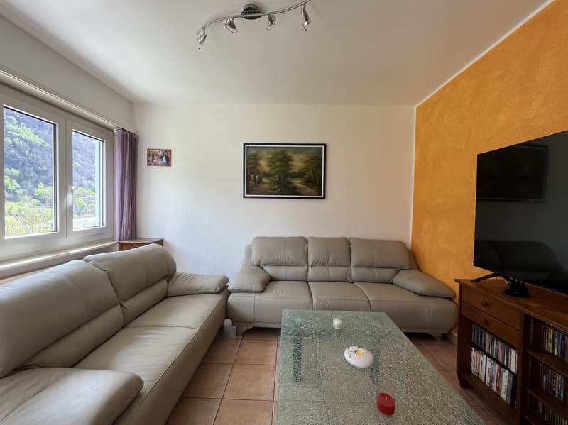 LUMINEUX APPARTEMENT EN ATTIQUE 4.5 PIÈCES AVEC VUE VERTRE À LUMINO (5)