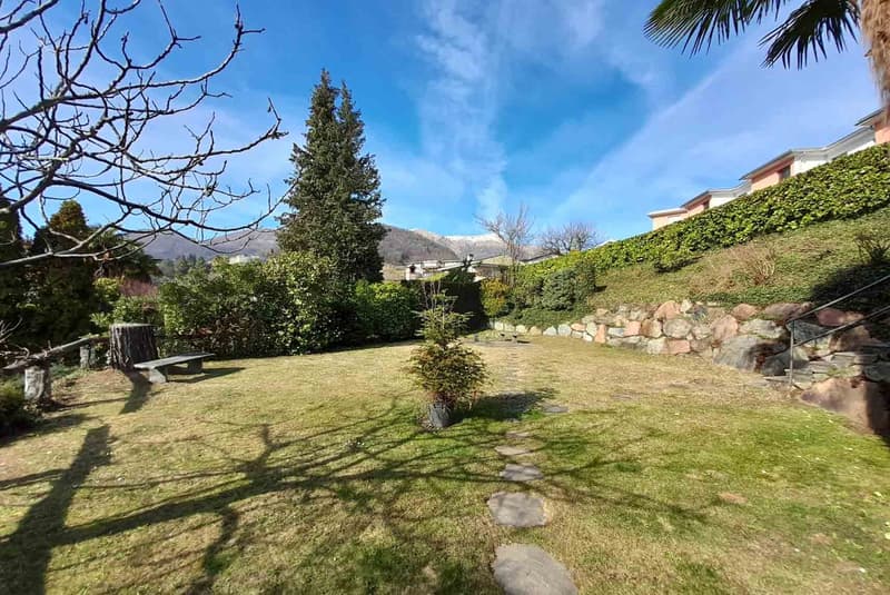 Grande villa de 6,5 pièces avec grand jardin à Curio (8)